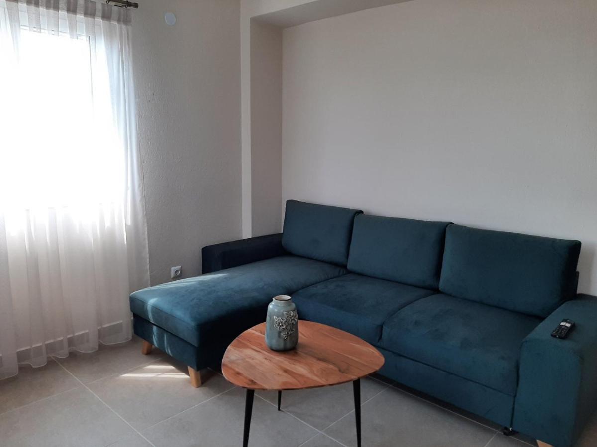 Castello Apartment *